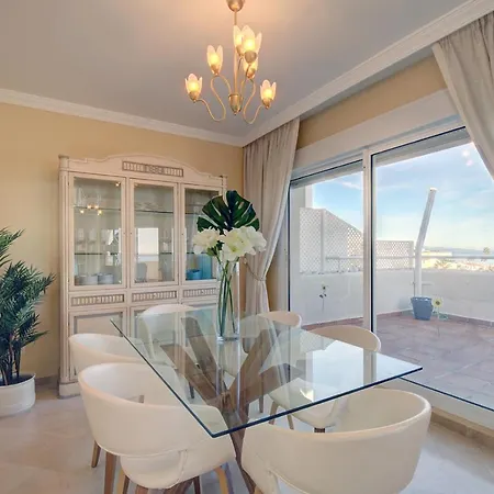 Mirador Bermuda Sea Views إِستيبونا