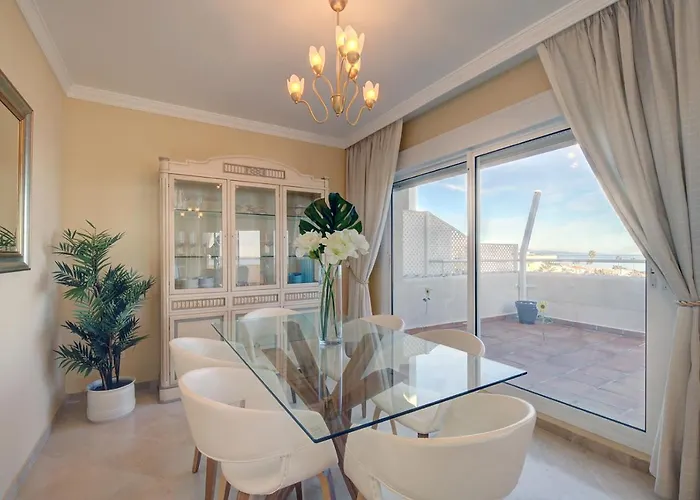 Mirador Bermuda Sea Views إِستيبونا